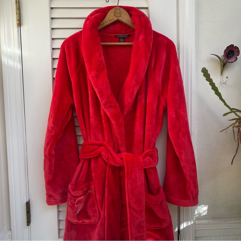Victoria’s Secret Red Plush Velour Robe Sz Med Large Shorter Mid length